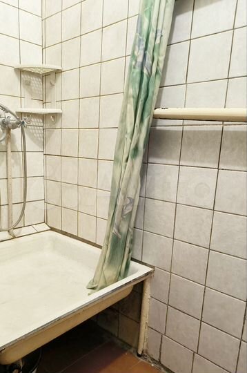 Комната 14 м² в 4-к., 4/4 эт.