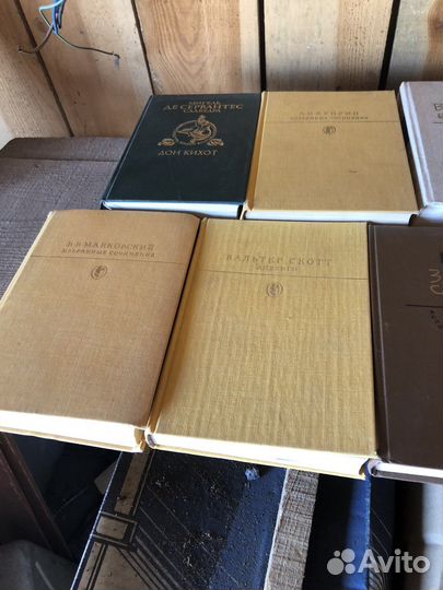 Книги в ассортименте