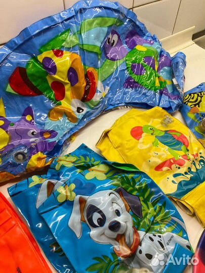 Всё для плавания: круг,нарукавники,тапочки, шапочк