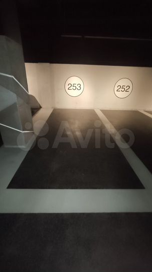 Машиноместо, 14 м²