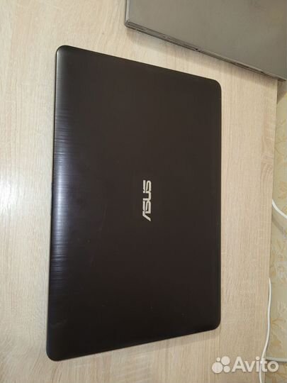 Ноутбук asus