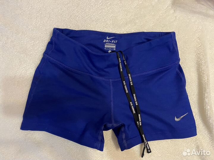 Женские футболки nike