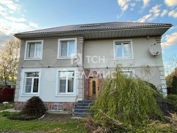 Дом 430 м² на участке 6 сот.