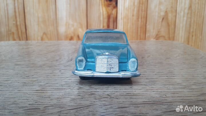 Mercedes 250 SE A 19 СССР Модель машинки 1988 г