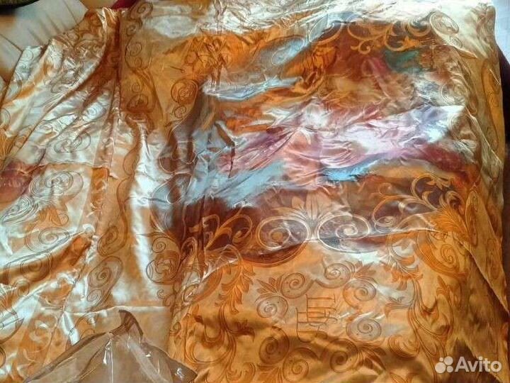 Покрывало,наволочки, простынь комплект 8 предметов