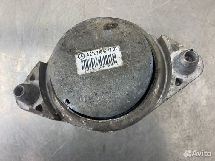 Подушка крепления двигателя Mercedes E-Class W212