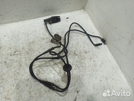 Датчик ABS передний A2025401617