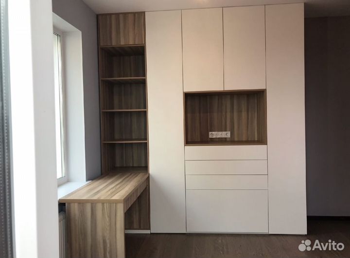 Рабочая зона у окна