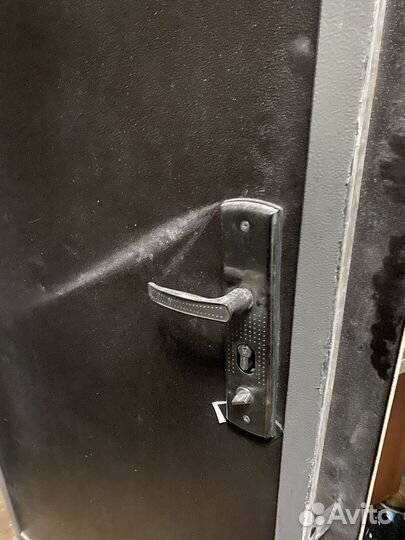 Дверь входная металлическая