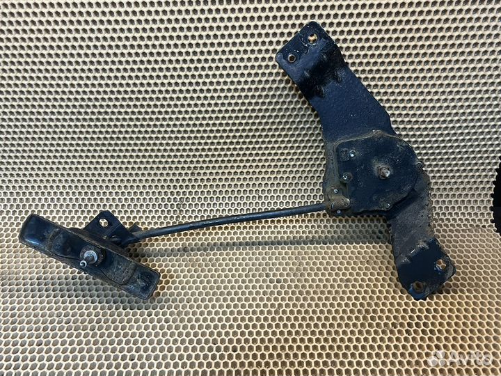 Кронштейн запасного колеса hyundai h1 2018