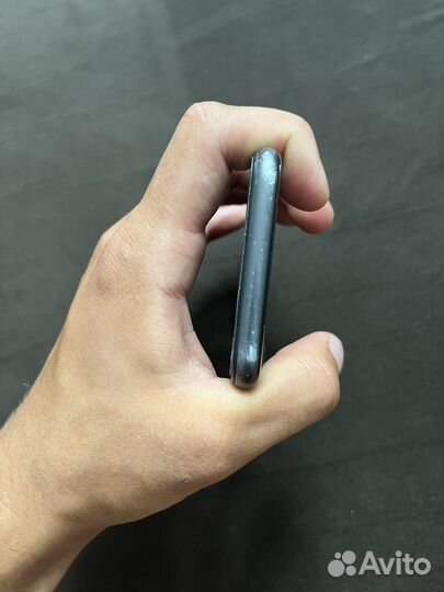 Телефон iPhone 8