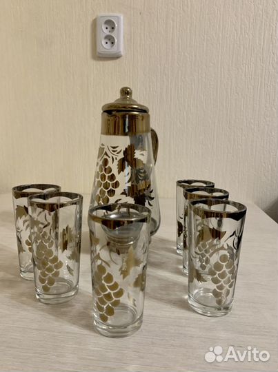Кувшин и 6 стаканов