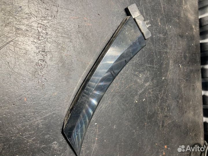 Накладка крыла задняя правая Subaru Legacy BP5