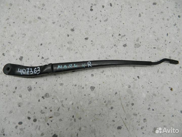 Поводок стеклоочистителя передний правый Toyota Ma