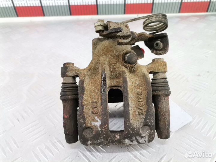 Суппорт задний правый для Audi A4 B5 8D0615424