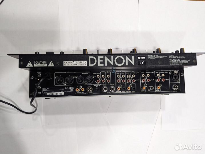 Профессиональный DJ-микшер Denon DN-X800