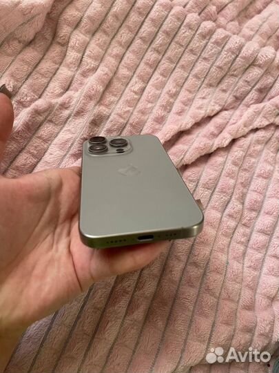 iPhone 15 Pro, 256 ГБ