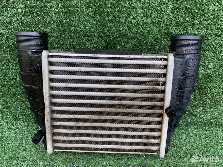 Итеркулер передний правый Audi A4 B7 8ED 8E0145806