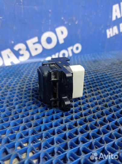 Блок управления зеркалами Mazda 6 Gg седан AJ 2003