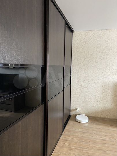 2-к. квартира, 50 м², 1/10 эт.