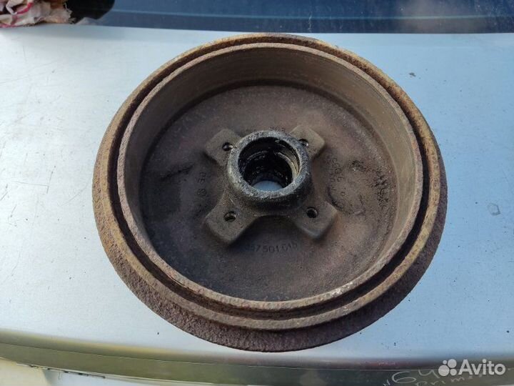Барабан тормозной Volkswagen Passat B3 универсал
