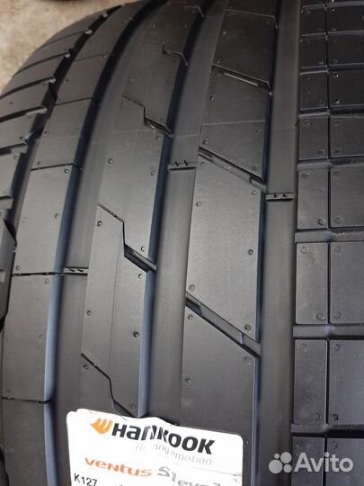 Hankook Ventus S1 Evo 3 K127 255/35 R21 и 285/30 R21 100Y