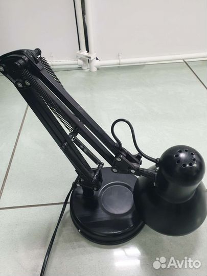 Лампа настольная