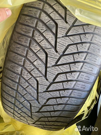 Yokohama BluEarth Winter V905 255/55 R18