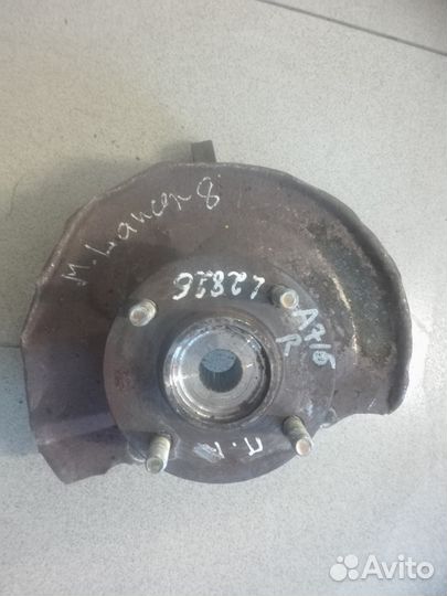 Поворотный кулак левый и правый Lancer 9 1.6 л