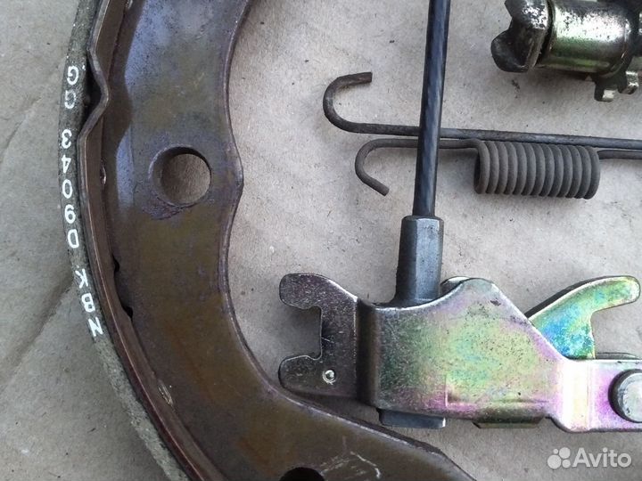 Комплект колодок ручника Ниссан Х-трейл т30