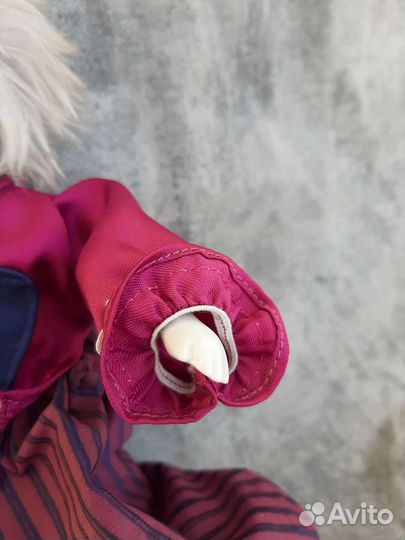 Кукла фарфоровая клоун