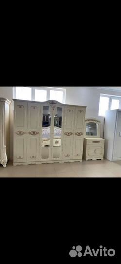 Спальный гарнитур