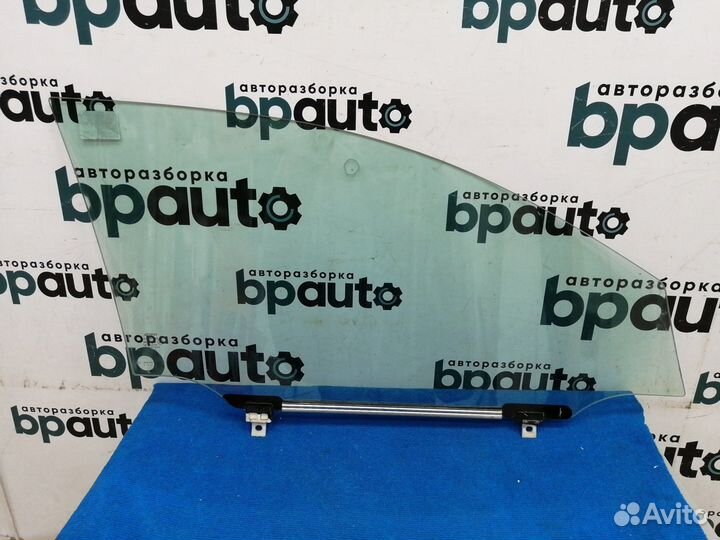 Стекло передней левой двери 68102-05030 Toyota