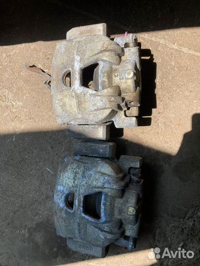 Суппорт передний левый правый Jaguar 305mm