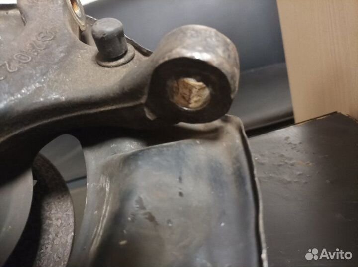 Кулак поворотный передний левый Mercedes W210