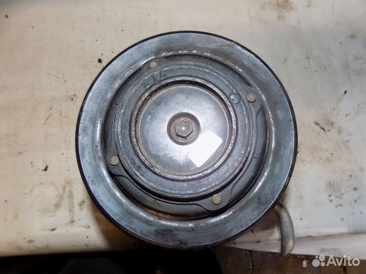 Компрессор системы кондиционирования Celica (ZT23#