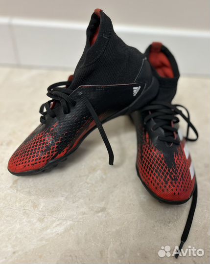 Детские футбольные бутсы сороконожки