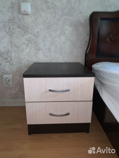 Тумба прикроватная