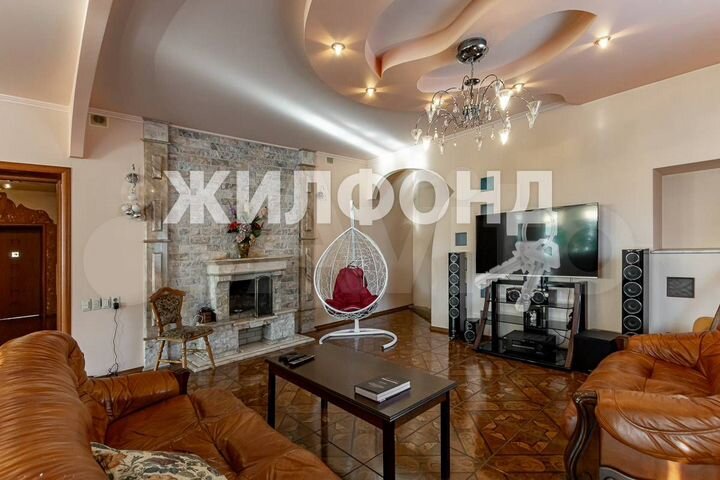 Коттедж 369,7 м² на участке 11 сот.