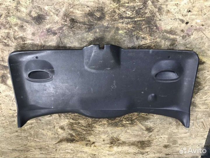 Обшивка крышки багажника Ford Focus 1