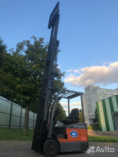 Вилочный погрузчик Toyota 7FBE15, 2011