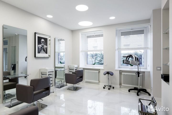 Приглашаем на работу парикмахера-колориста