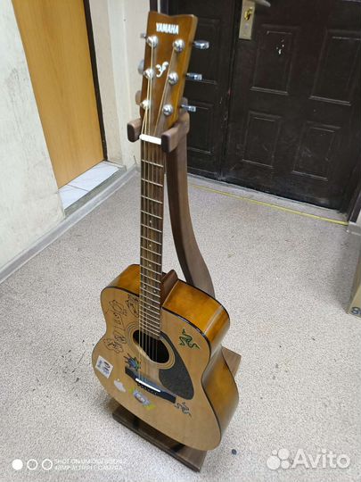 Стойка для гитары