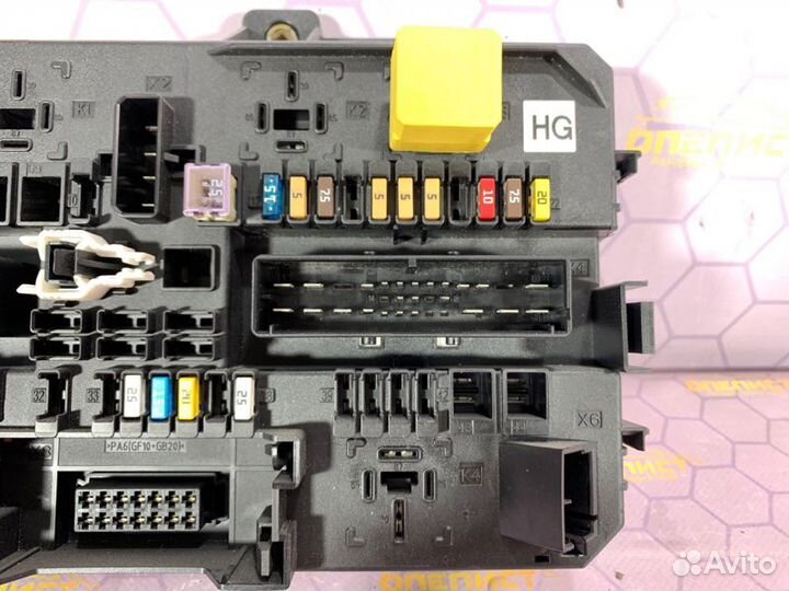 Блок предохранителей задний Opel Astra H Z18XE