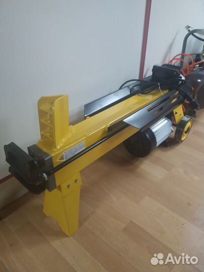 Дровокол усилие 5 тонн 52 см поленья 2,5 кВт