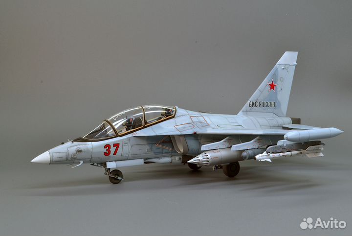 Модель самолета 1/48