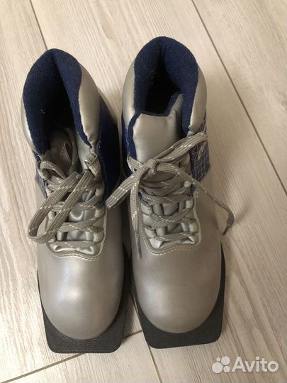 Лыжные ботинки 36р