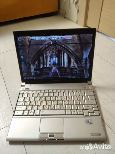 Ноутбук Toshiba R600