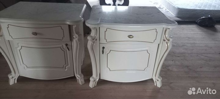 Спальный гарнитур бу белый