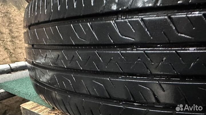 Goodyear EfficientGrip Performance SUV 225/55 R19 33V